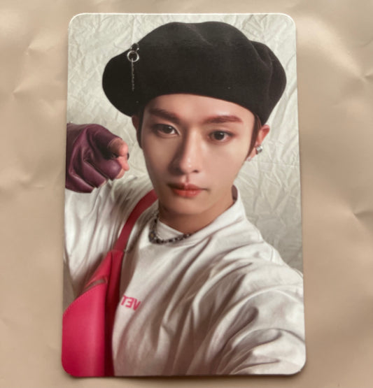 Stray Kids Oddinary Photocard Lee Know