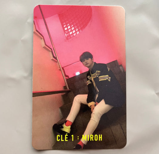 Stray Kids Miroh Photocard Lee Know